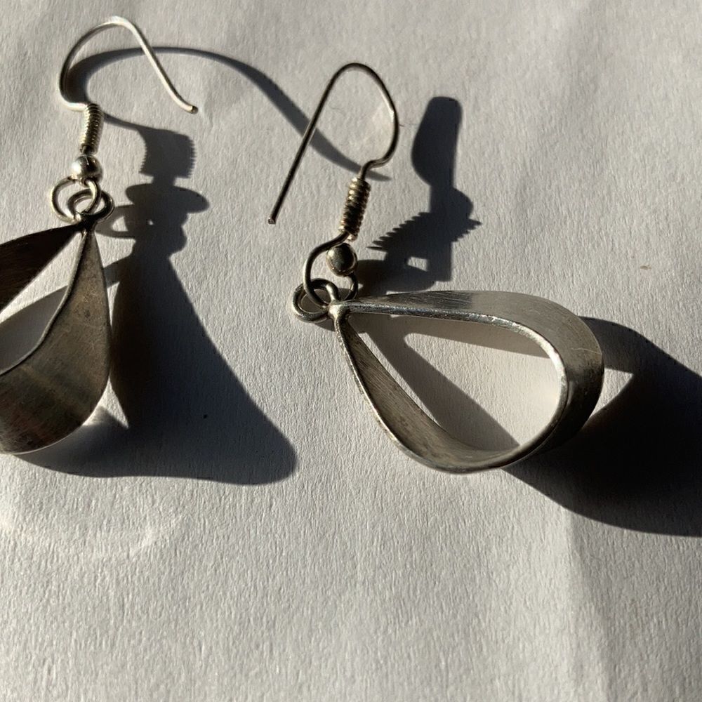 925 Mexican Silver Essential teardrop hook drop Earrings 1 1/2” long - Picture 5 of 8